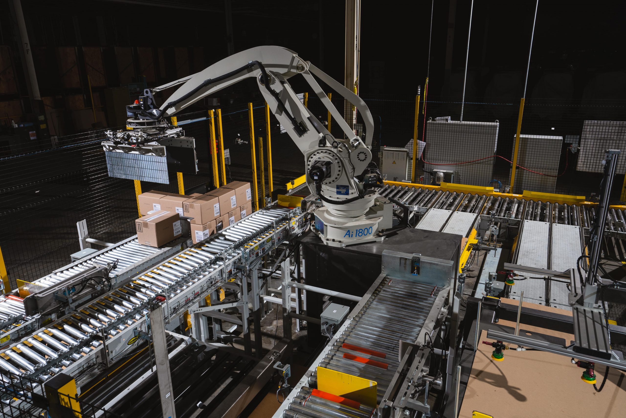 Palletizing Robot Arm Manufacturers vs. Generic Robot Arm Makers: What’s the Difference?